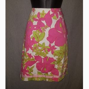 Intriguing threads skirt size 4